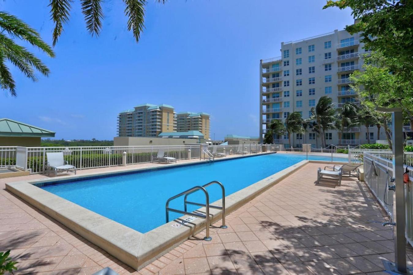 1Br Rooftop Pool-10 Min Walk To Beach Бойнтън Бийч Екстериор снимка