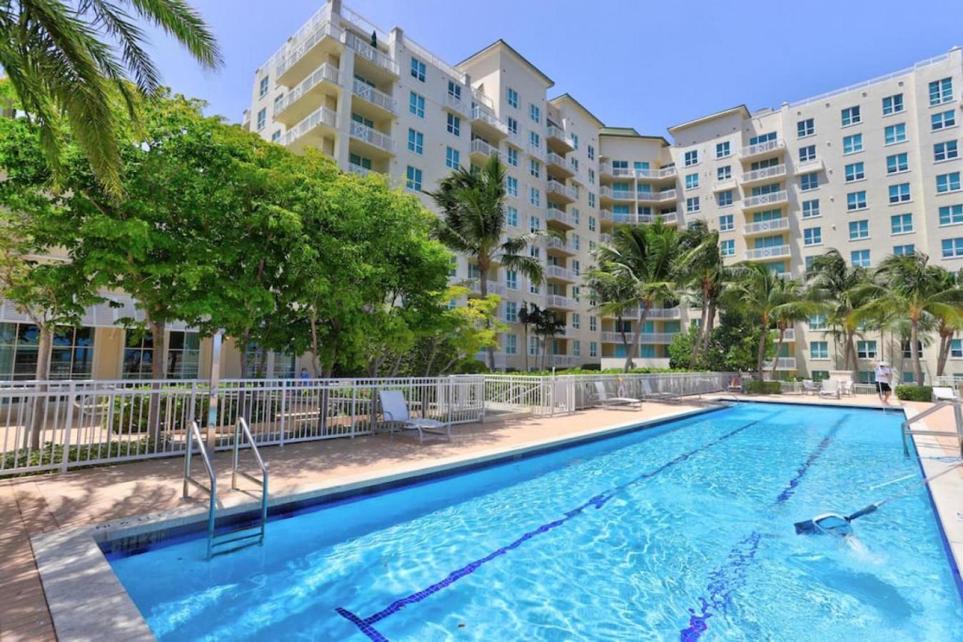 1Br Rooftop Pool-10 Min Walk To Beach Бойнтън Бийч Екстериор снимка